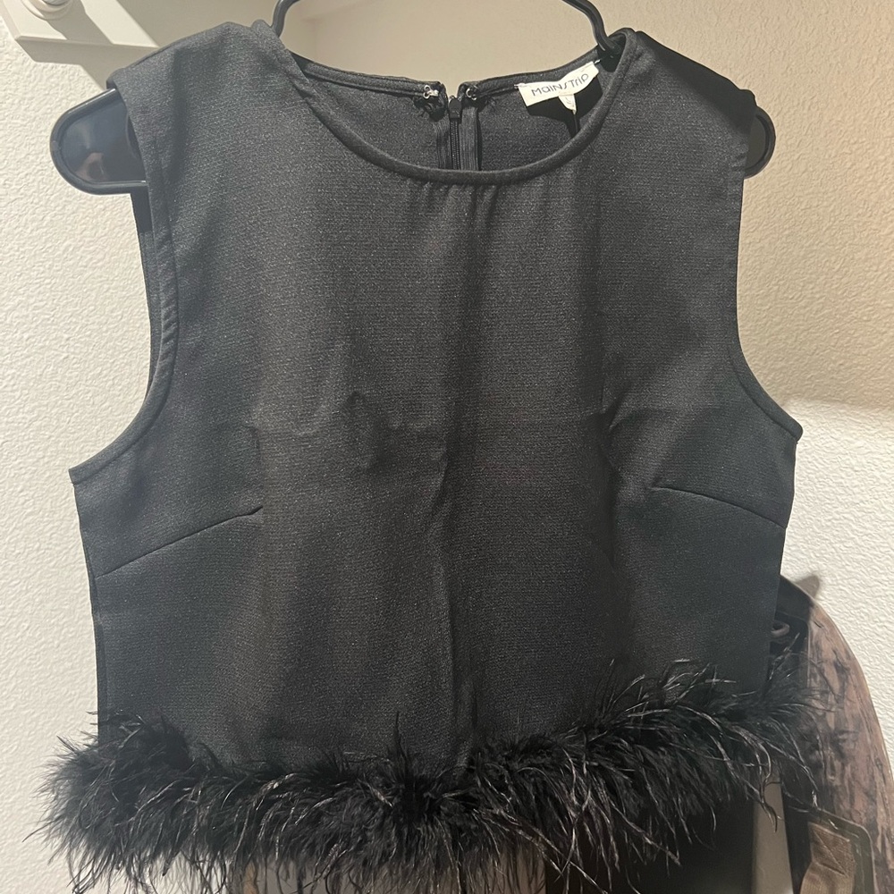 Black feather top!
